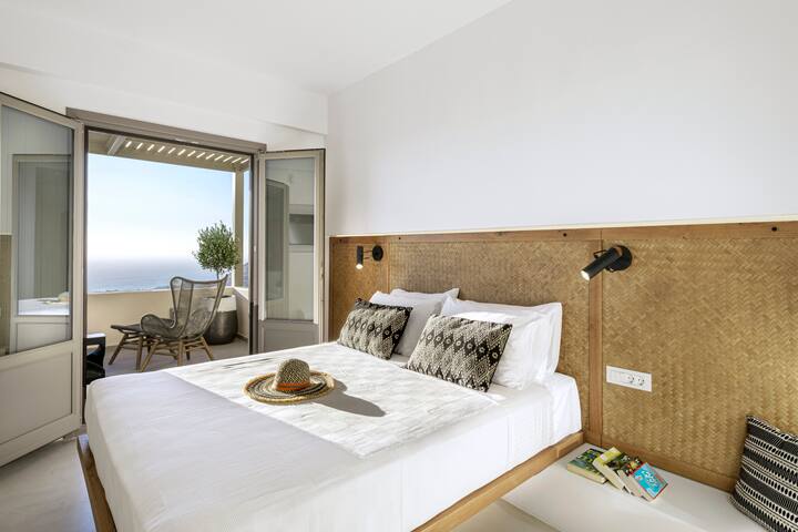 Eolia Gold Villa with Private Heated Pool gallery image 4