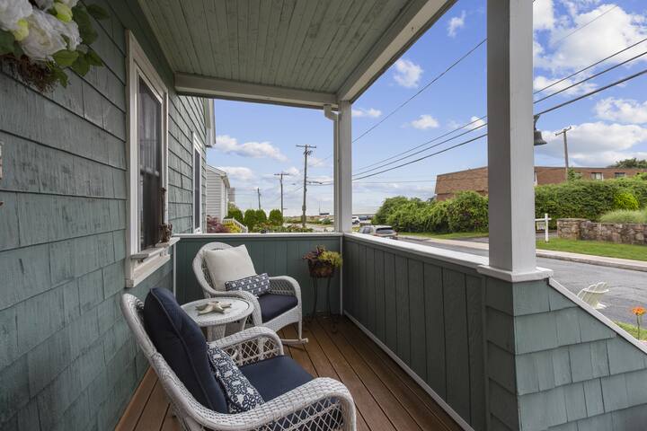 Stunning Narragansett Home with a View gallery image 3