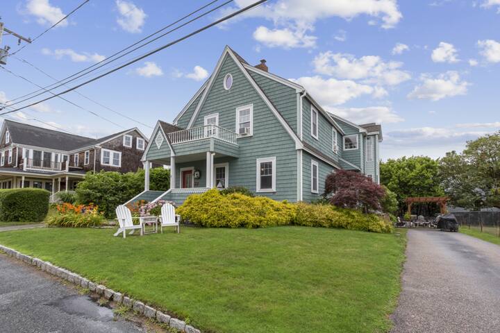 Stunning Narragansett Home with a View gallery image 2