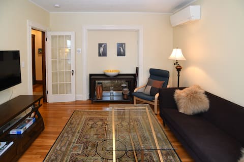 Top Airbnb: Leafy & Tranquil, Artist house. Easy access Boston in Jamaica Plain