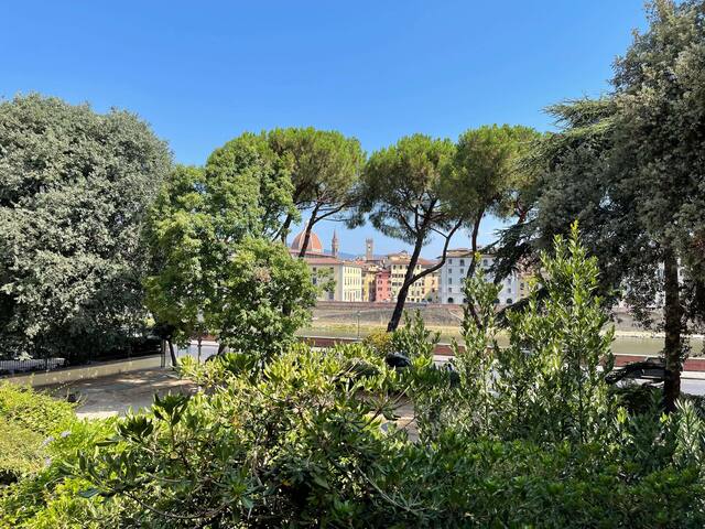 Exclusive flat with garden and panoramic terrace. gallery image 2