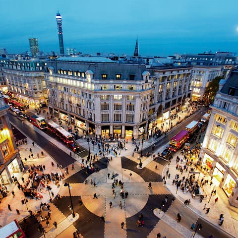 Stylish & Modern Oxford Street Balcony Flat