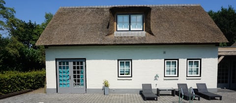 Quiet and spacious guesthouse Zundert Rijsbergen Breda
