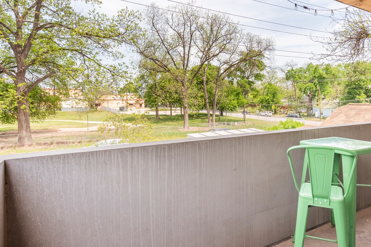 Private Upstairs Suite in East Austin Neighborhood