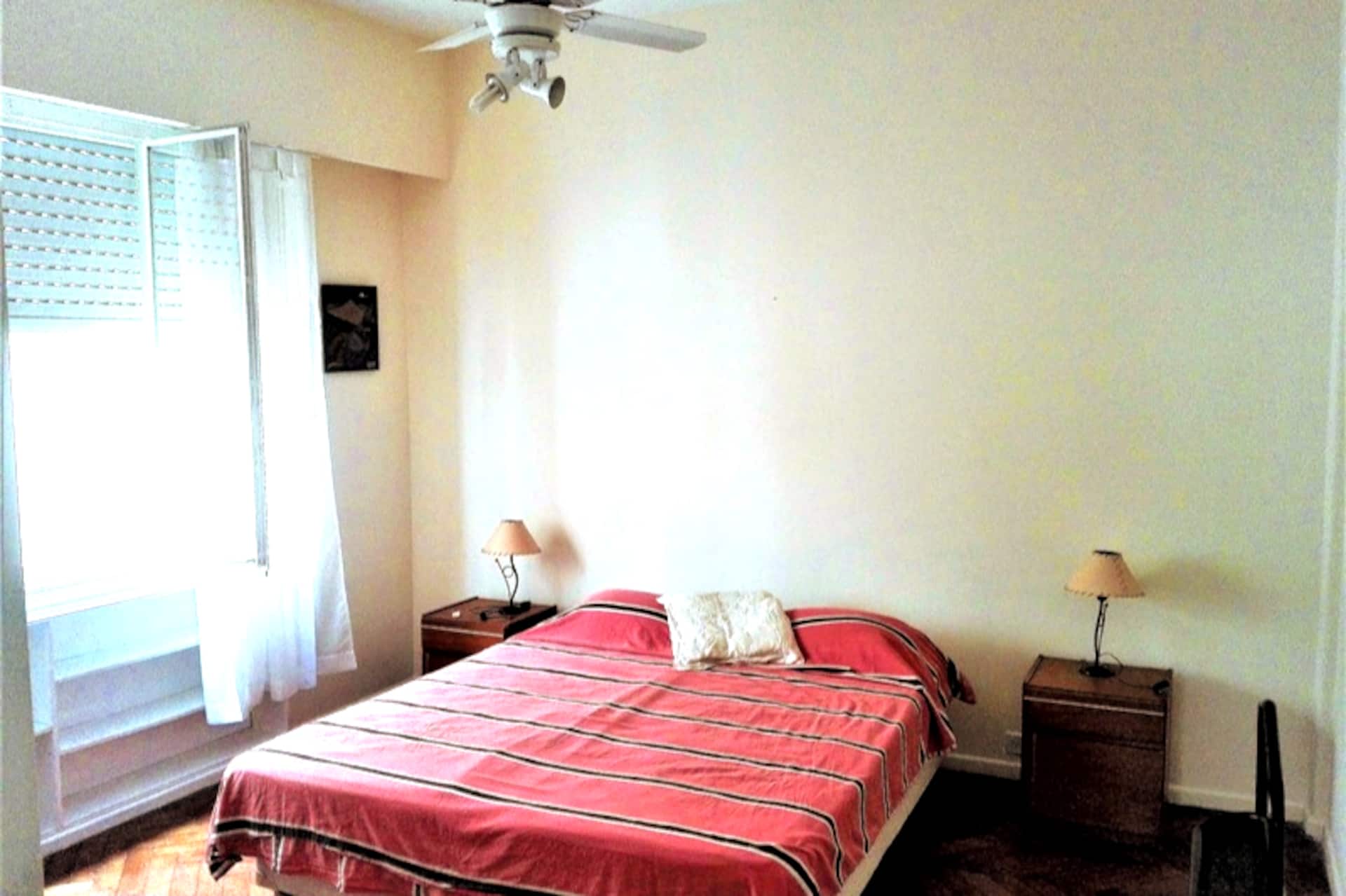 One-bedroom apartment in Monserrat
