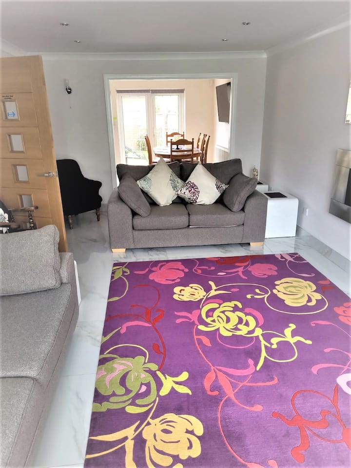 Smitten House 4 Bedroom Rhyl - North Wales