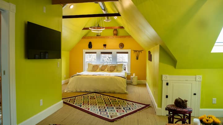 50" smart TV/ CA king bed