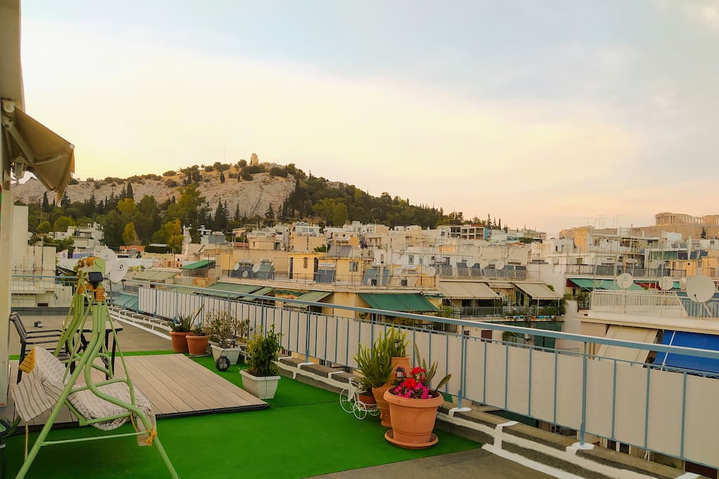 Rooftop studio, Acropolis view!