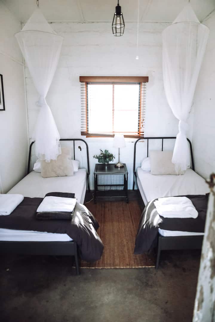 Entire Historic Shearer’s Quarters Mount William Guesthouses for Rent in Willaura, Victoria