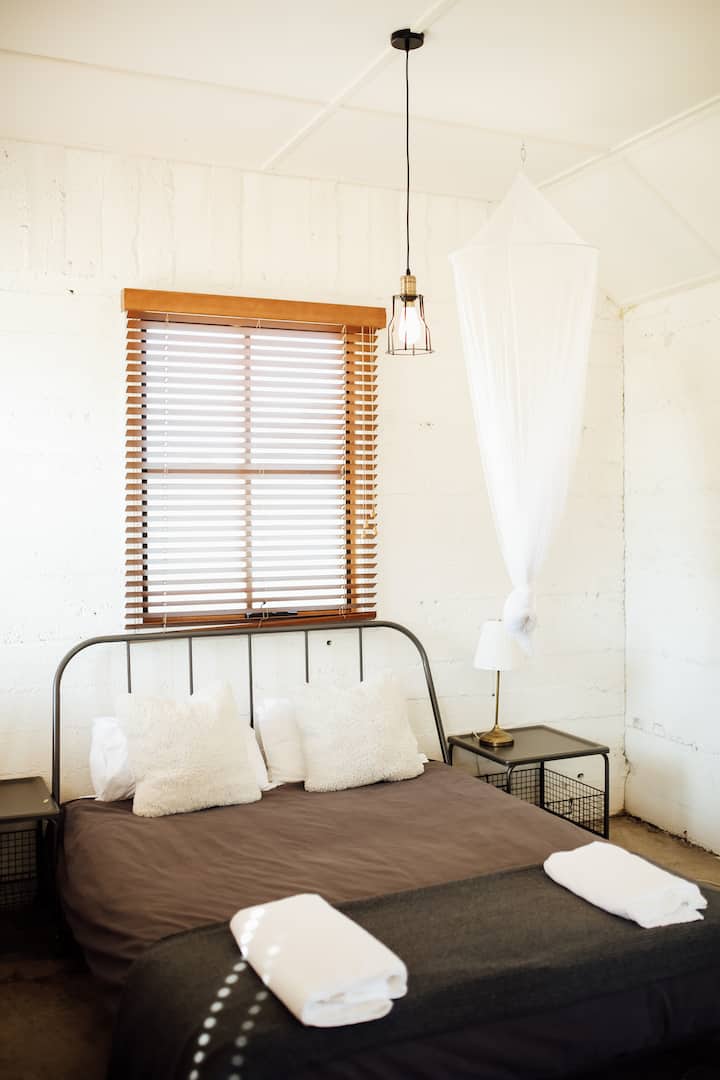 საძინებელი 8