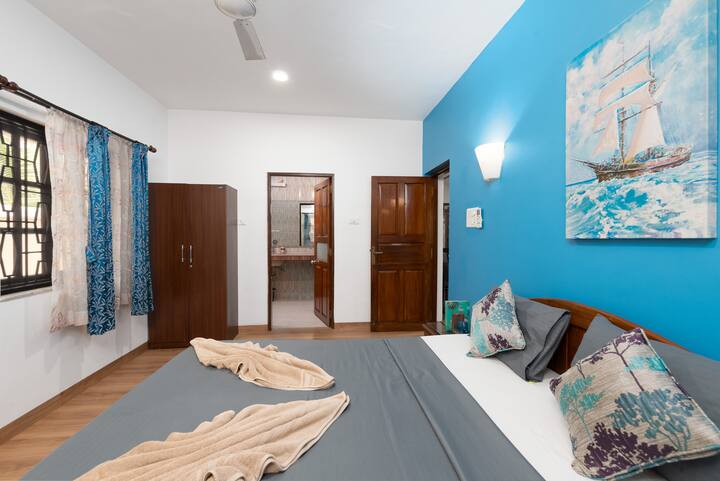 Spacious 3 BHK villa with large compounded area