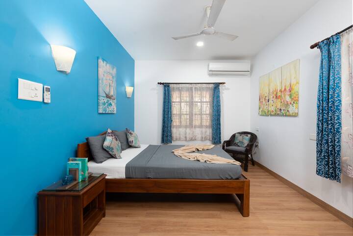 Bedroom 1 image 2