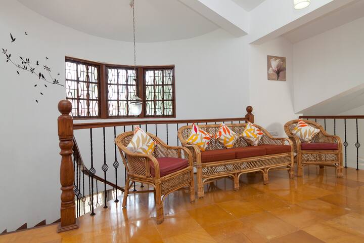 Living room image 2