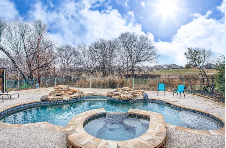 Pool, Hot tub, Theater, Game Room, on Golf Course