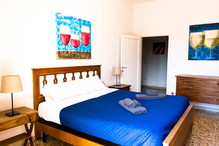 Chumba cha kwanza cha kulala/ Chumba cha kulala # 1