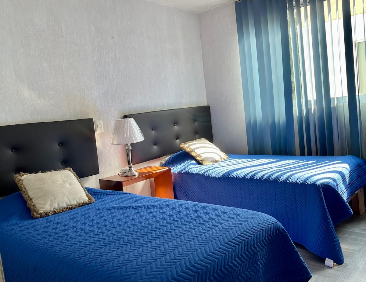 Comfortable room 2 single beds. Guest suites for Rent in Morelia
