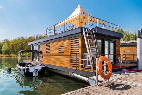 Möwe2Floating Holiday House