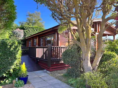 Top Airbnb: Willow Lodge, Cedar Springs, Heacham in Heacham