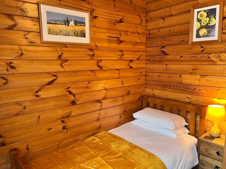 Cherry Lodge Single Bedroom
Cedar Springs Log Cabins and Lodges
Heacham, Norfolk
