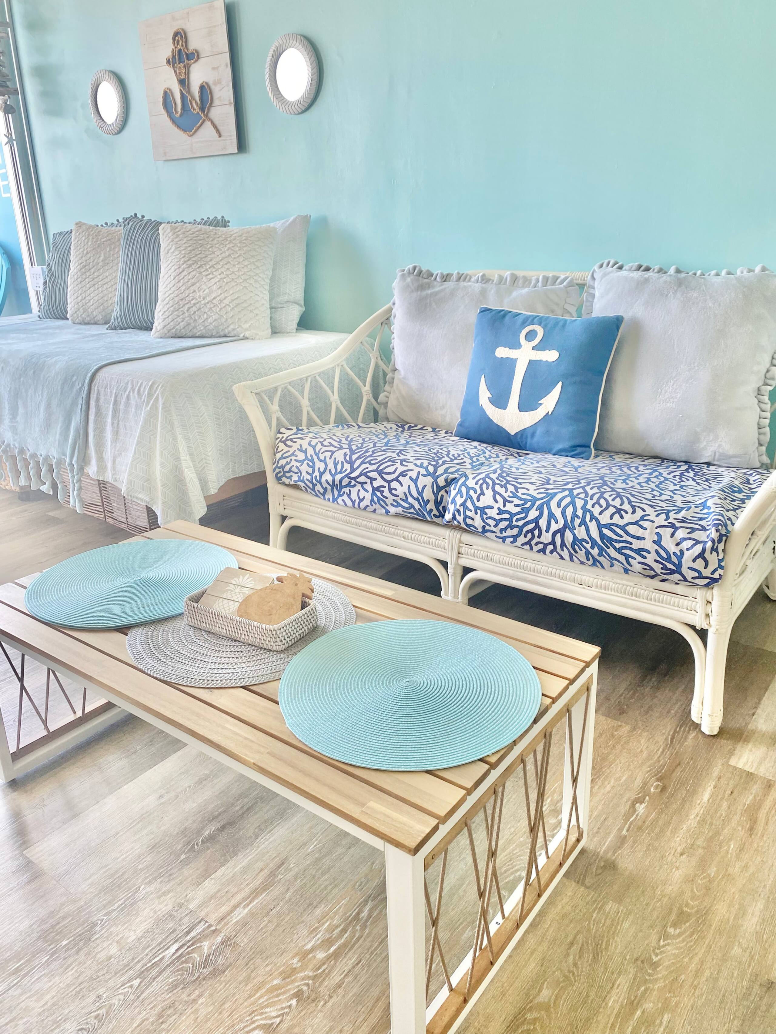 Condo in Honolulu · ★4.82 · Studio · 3 beds · 1 private bath - Image 2