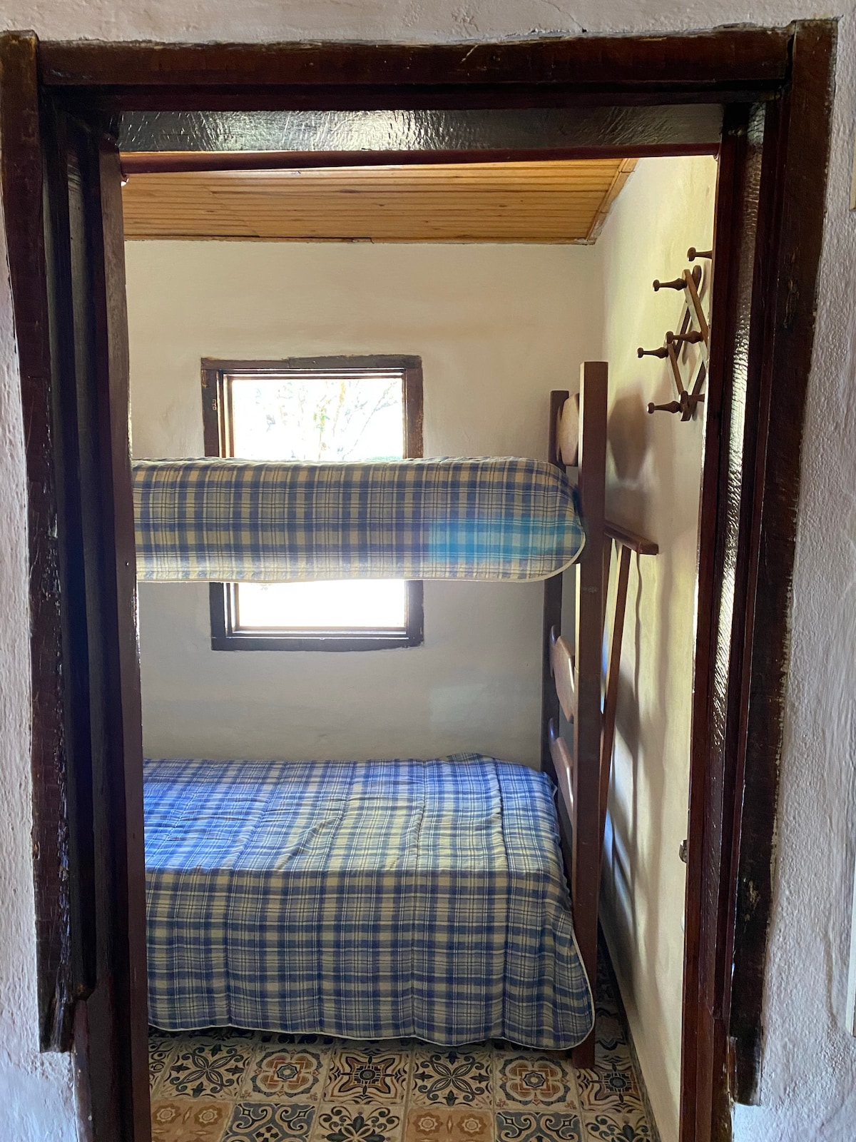 2号卧室-带双层床