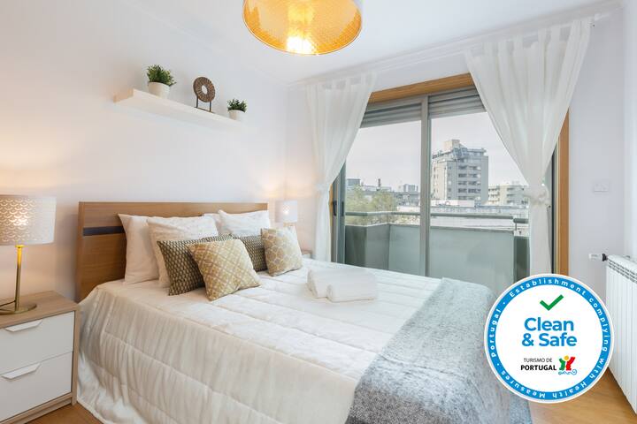 Deluxe Modern Flat W Balcony By Host Wise Flats For Rent In Porto Porto Portugal