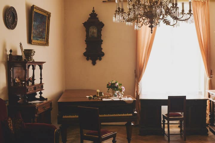 "Eva Stories" Movie Apartment On Rynok Square - Leópolis