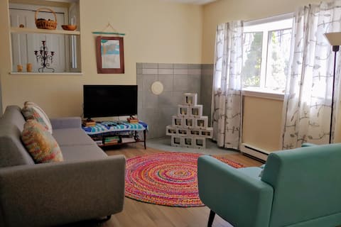 Spacious Apartment Close to River and Downtown!