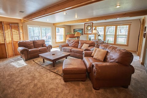 Top Airbnb: Bass Lake Retreat -5 Minute Walk from Bass Lake in Bass Lake