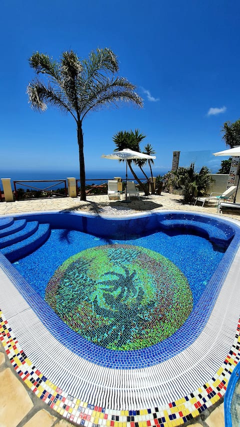 Villa with sea view, heated saltwater pool