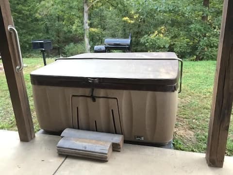 Wilderness Lodge  Hot Tub, 1 Mile to Thunder Ridge