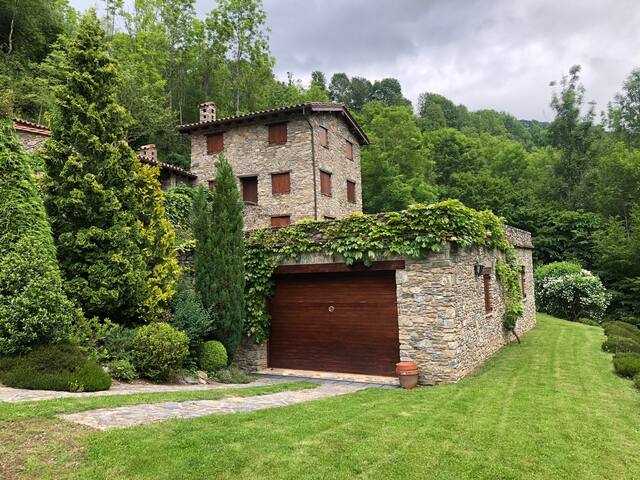 Masia a Molló Can Masó gallery image 3