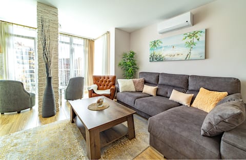 Top performing Airbnb: Perla de Malagueta, amazing views, the beach in Campos Elíseos