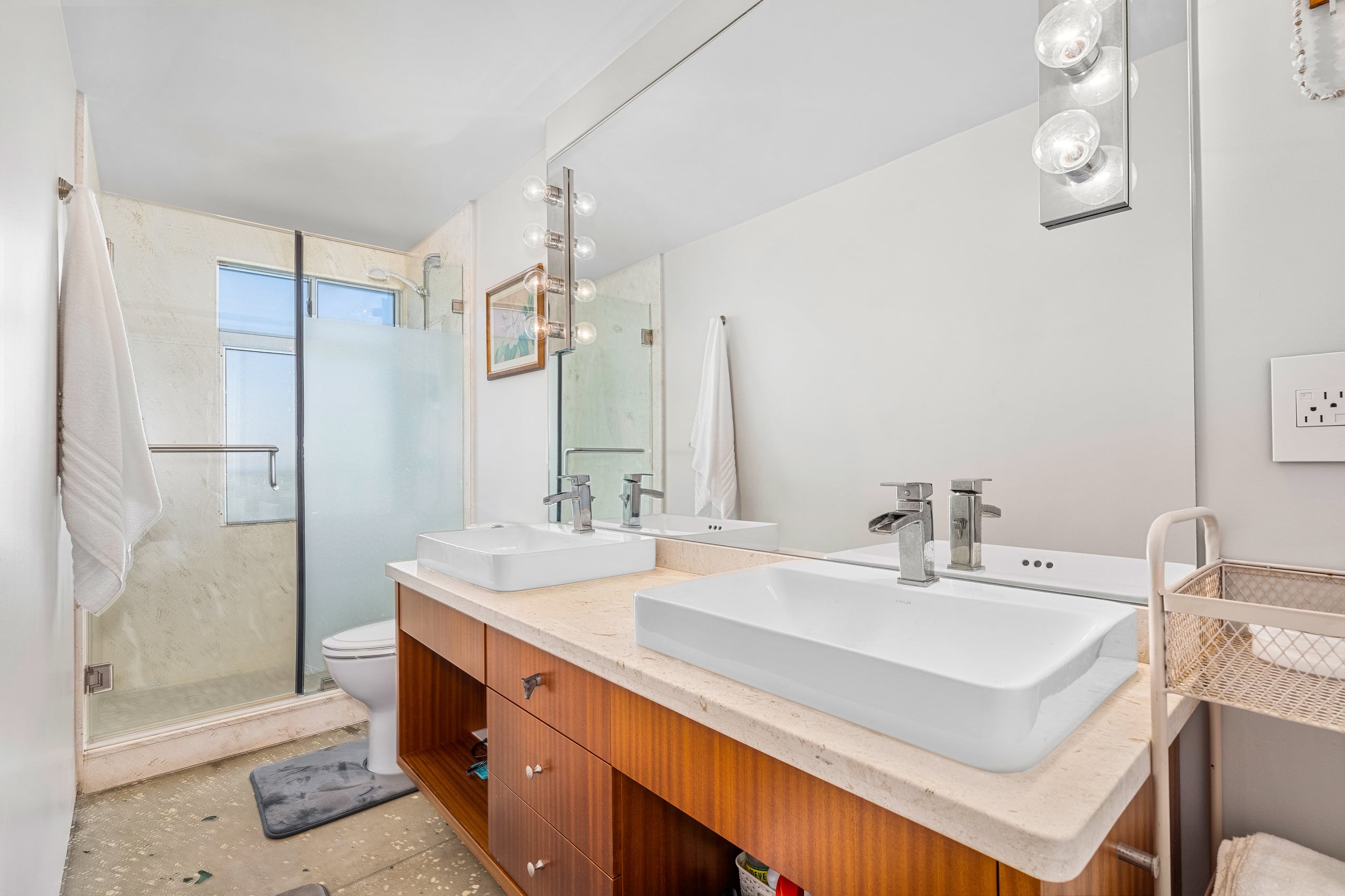 DHBH 1402 3 Bedroom Rooftop unit w/AC & 360° views - Image 33