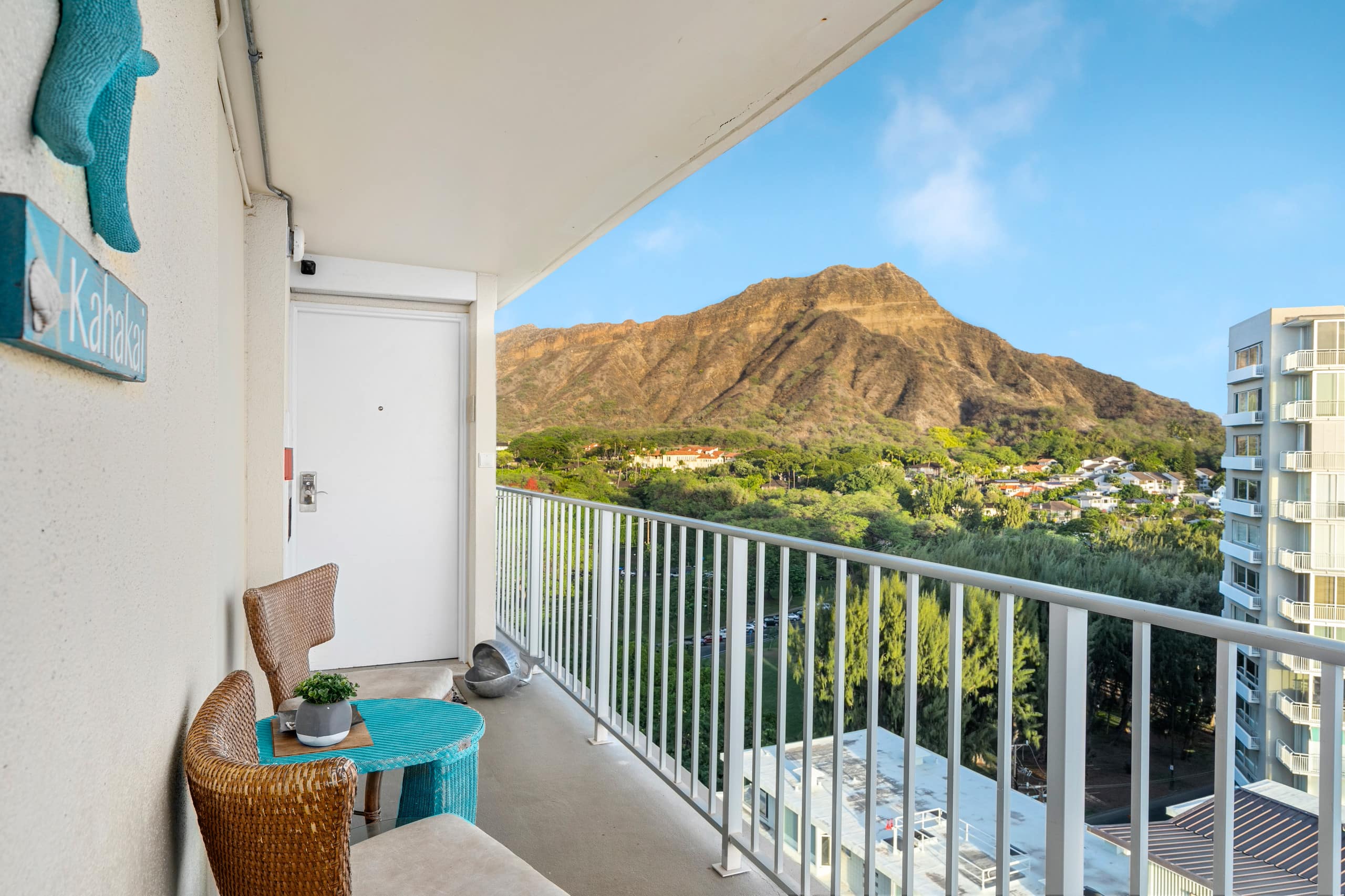 DHBH 1402 3 Bedroom Rooftop unit w/AC & 360° views - Image 35