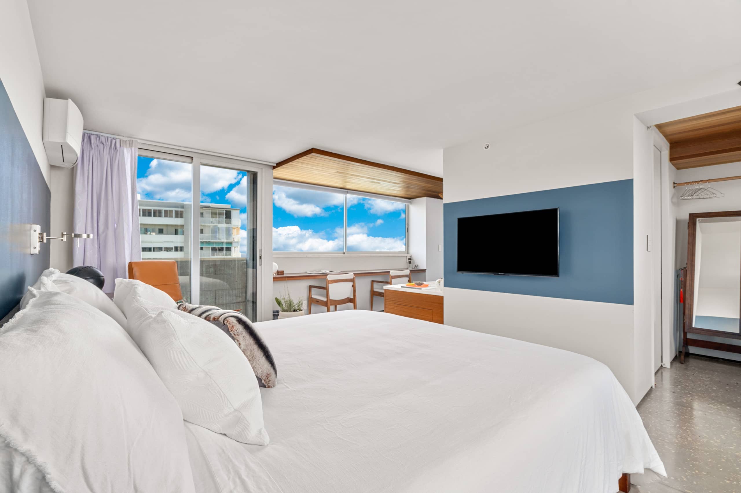DHBH 1402 3 Bedroom Rooftop unit w/AC & 360° views - Image 18