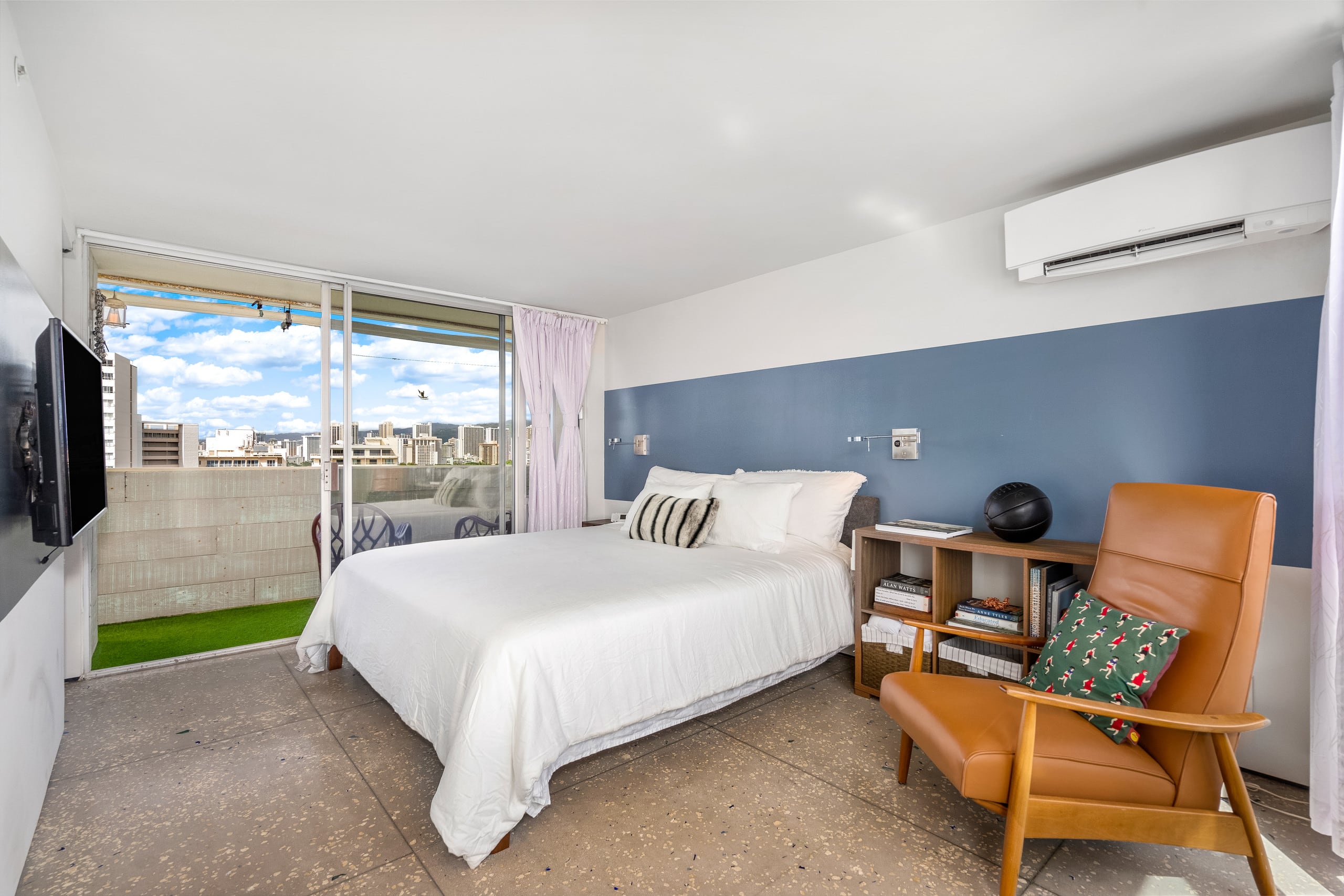 DHBH 1402 3 Bedroom Rooftop unit w/AC & 360° views - Image 20
