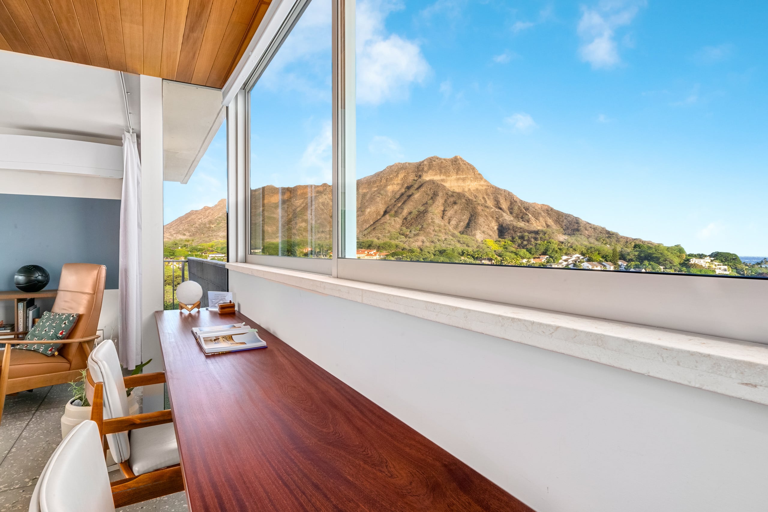 DHBH 1402 3 Bedroom Rooftop unit w/AC & 360° views - Image 21