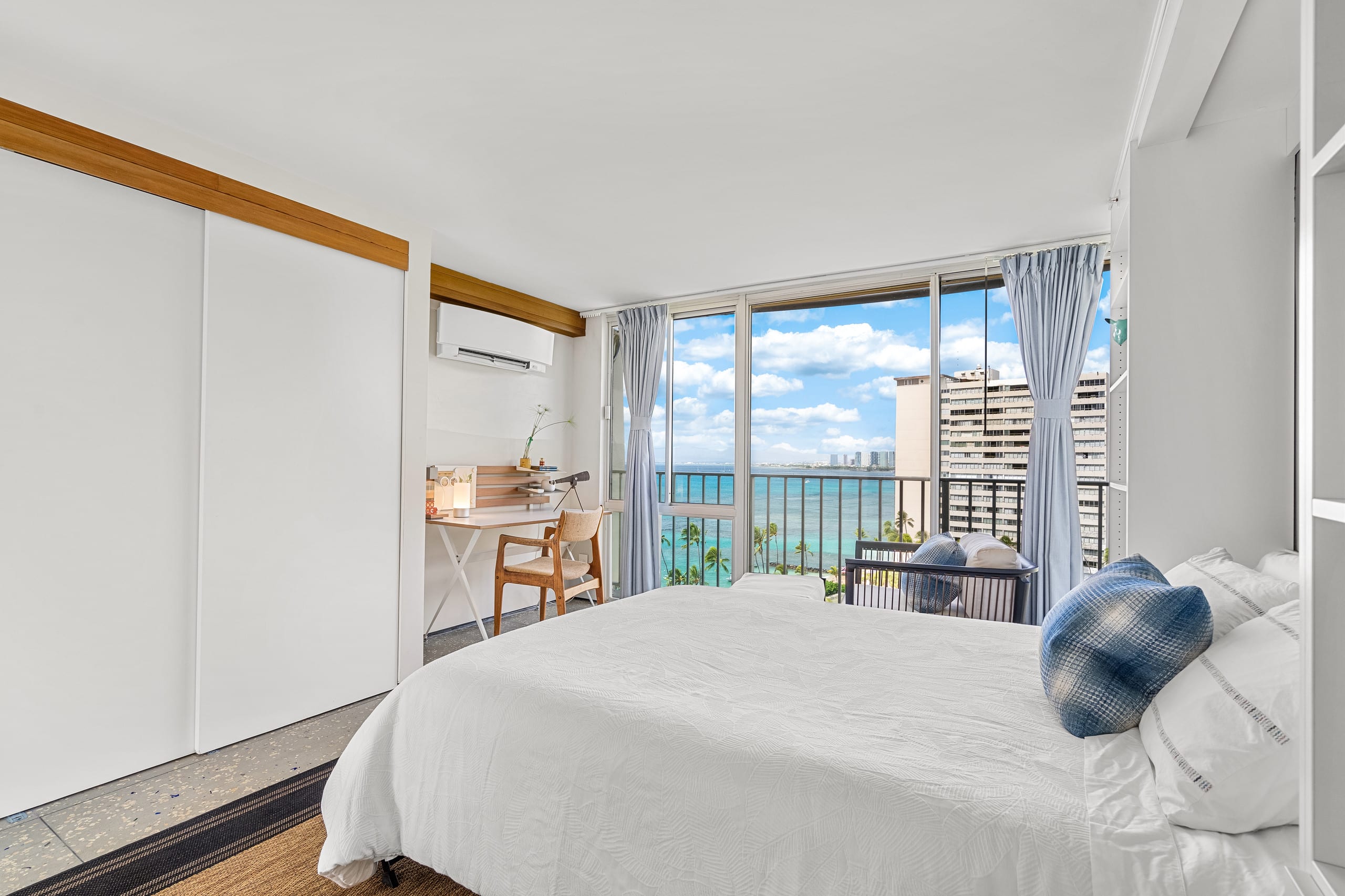 DHBH 1402 3 Bedroom Rooftop unit w/AC & 360° views - Image 25