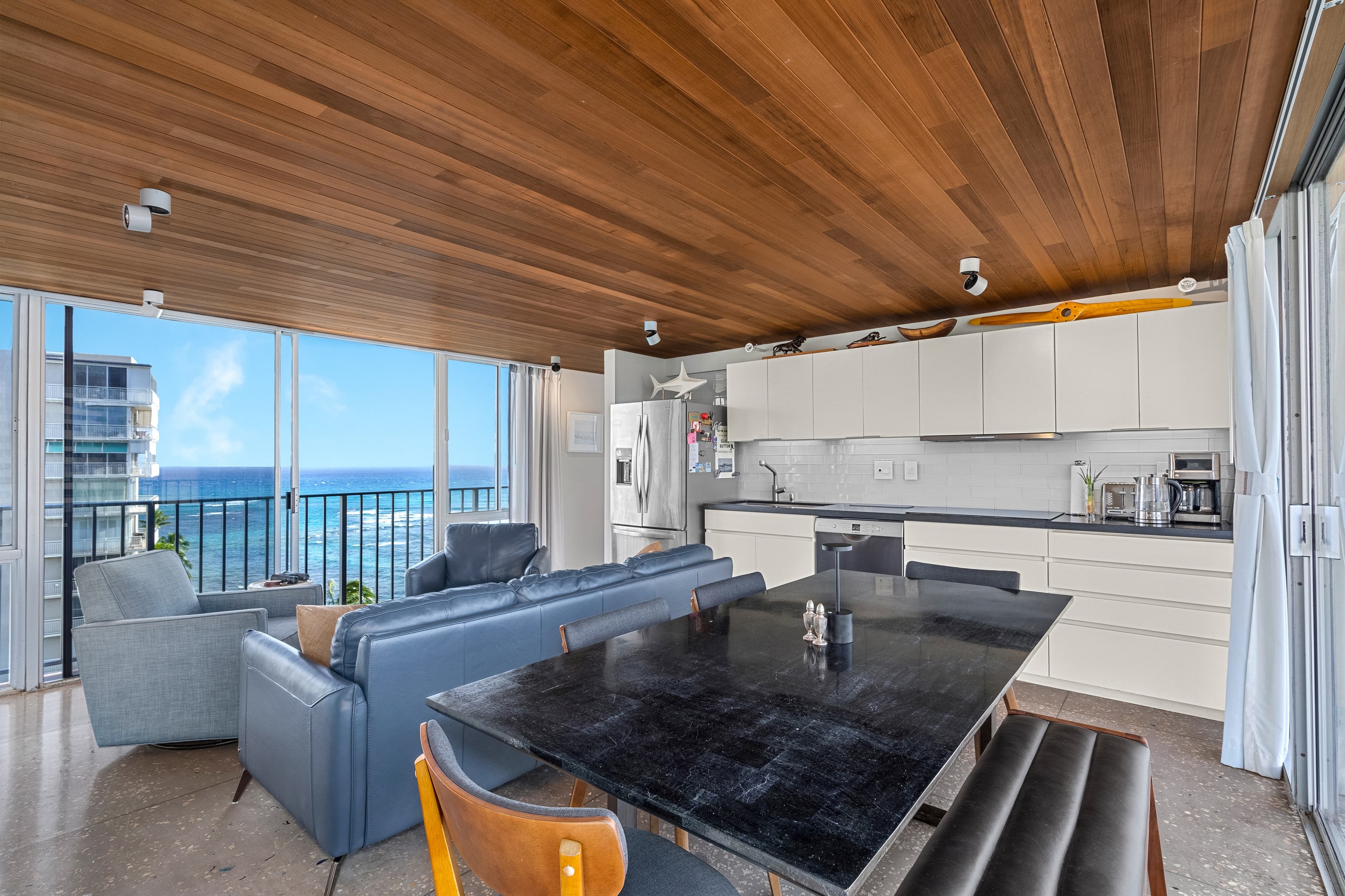 DHBH 1402 3 Bedroom Rooftop unit w/AC & 360° views - Image 16