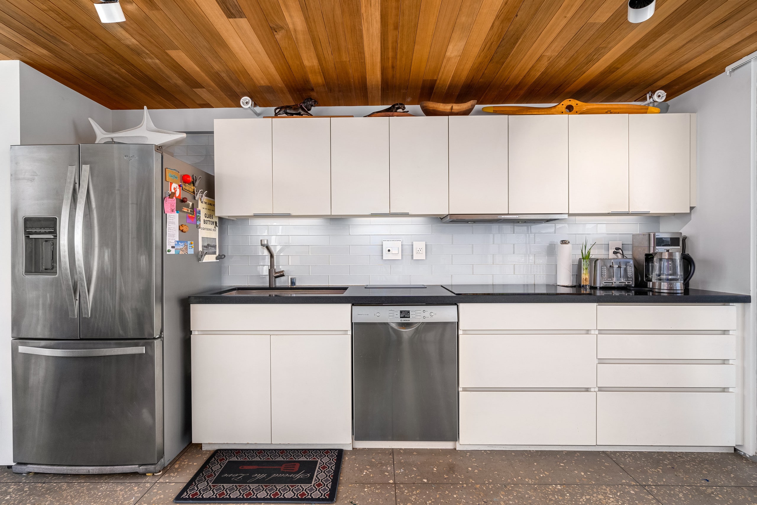 DHBH 1402 3 Bedroom Rooftop unit w/AC & 360° views - Image 9
