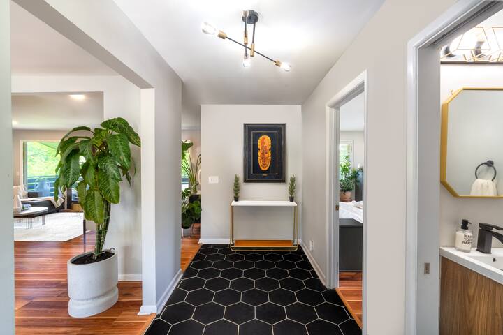 The Best of Nashville-5 minutes from Downtown! gallery image 3