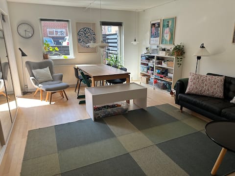 Cozy at the edge of downtown