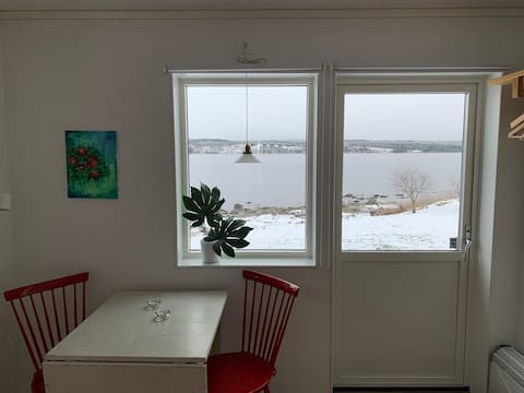 Top Airbnb: Cozy room with kitchenette and bathroom in Östersund