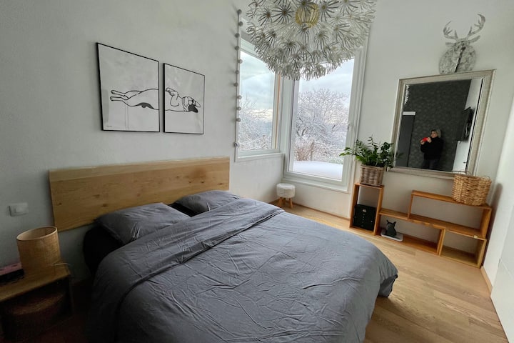 4. spavaća soba: glavna spavaća soba s bračnim krevetom 160 x 190 cm.