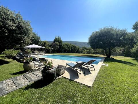 House with exceptional views of the Luberon