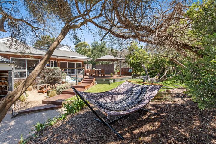 Millos by the Sea – close to Koonya Beach