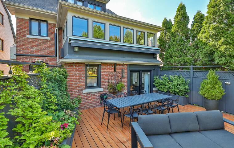 Grand & Luxurious Historic Home | Central Toronto gallery image 5