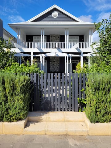 The Black Shack Quindalup