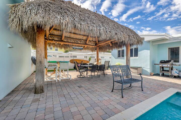 Island Oasis ~Steps to beach, tikihut, heated pool gallery image 3